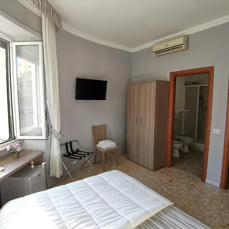 ゲストハウス St. Anthony ローマ